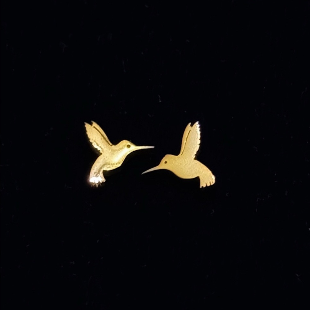 NWT Hummingbird Tiny Stud Earrings. Stainless Steel. Rose Gold Finish.